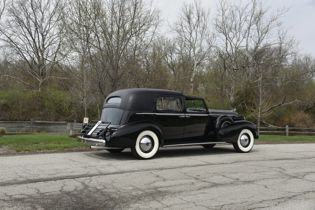 1937 Cadillac V-12 - Image 29 of 31
