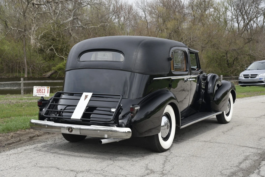 1937 Cadillac V-12 - Image 27 of 31
