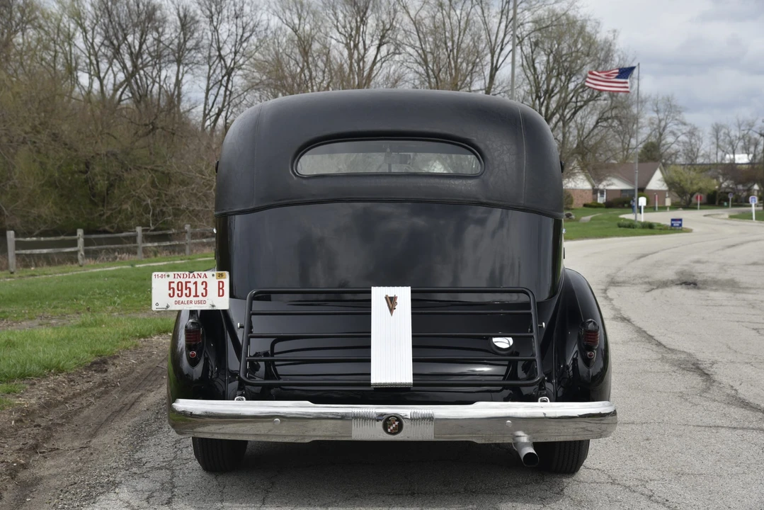 1937 Cadillac V-12 - Image 25 of 31