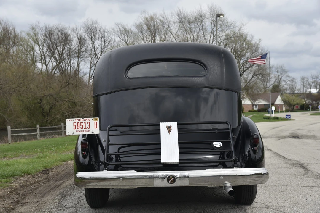 1937 Cadillac V-12 - Image 23 of 31