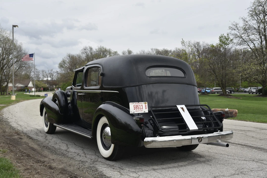 1937 Cadillac V-12 - Image 21 of 31