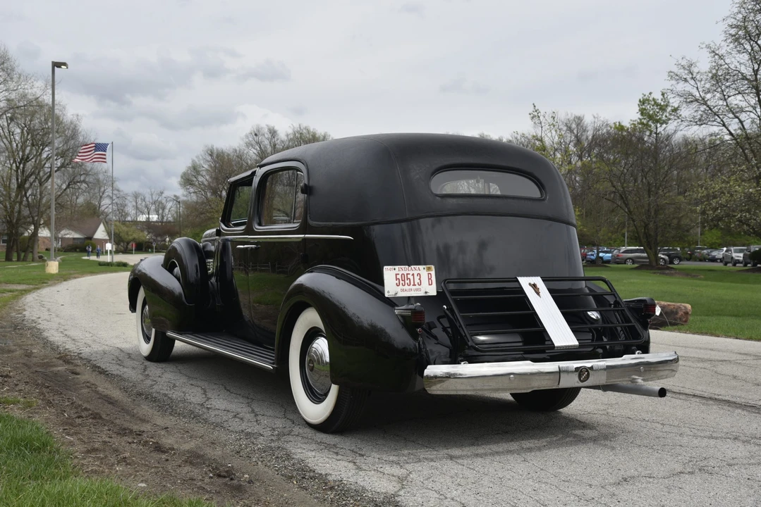 1937 Cadillac V-12 - Image 22 of 31