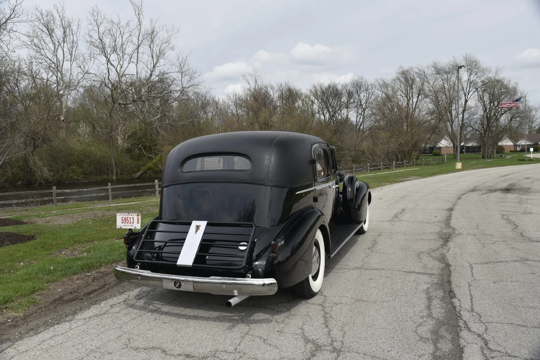 1937 Cadillac V-12 - Image 26 of 31