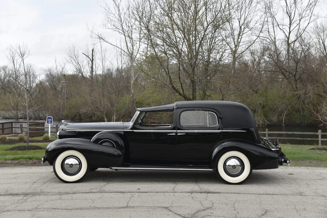 1937 Cadillac V-12 - Image 16 of 31