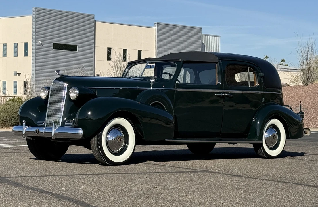 1937 Cadillac V-12 - Image 3 of 31