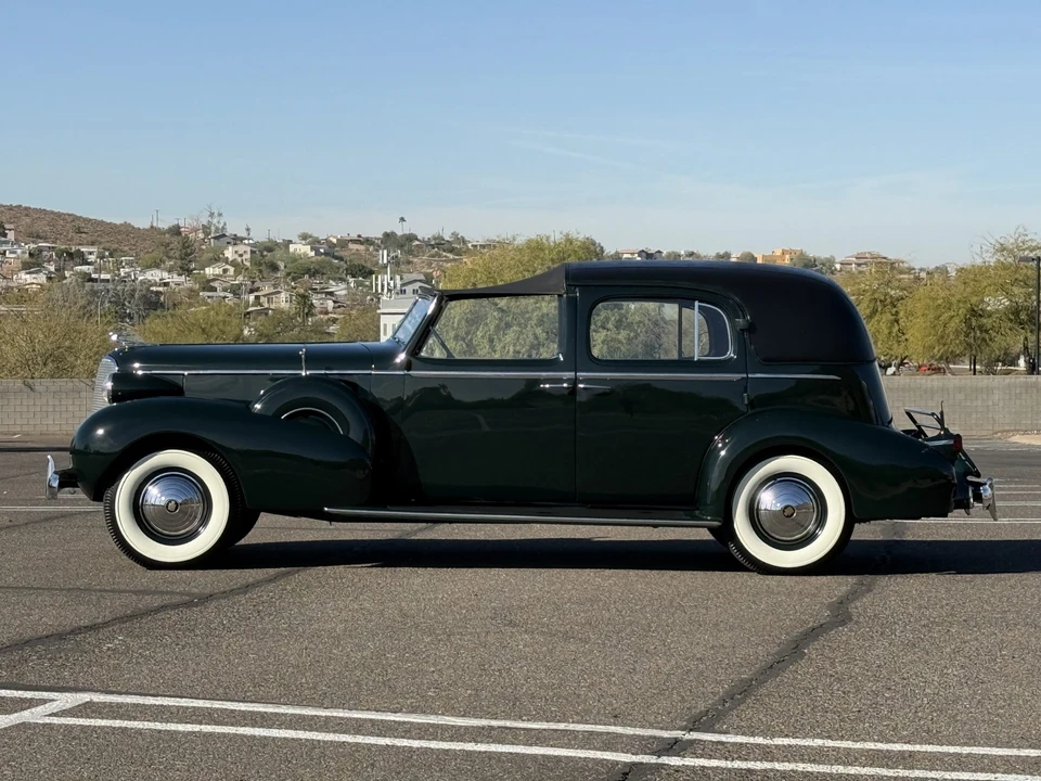 1937 Cadillac V-12 - Image 5 of 31