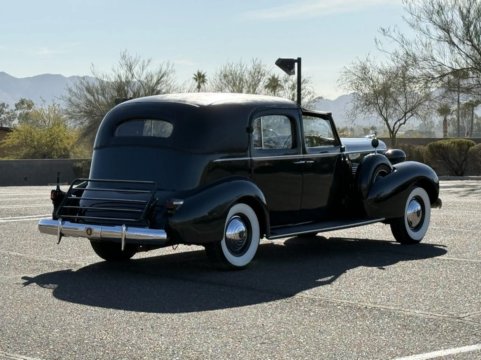 1937 Cadillac V-12 - Image 9 of 31
