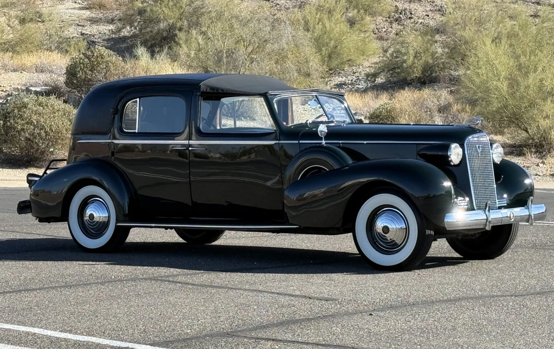 1937 Cadillac V-12 - Image 11 of 31