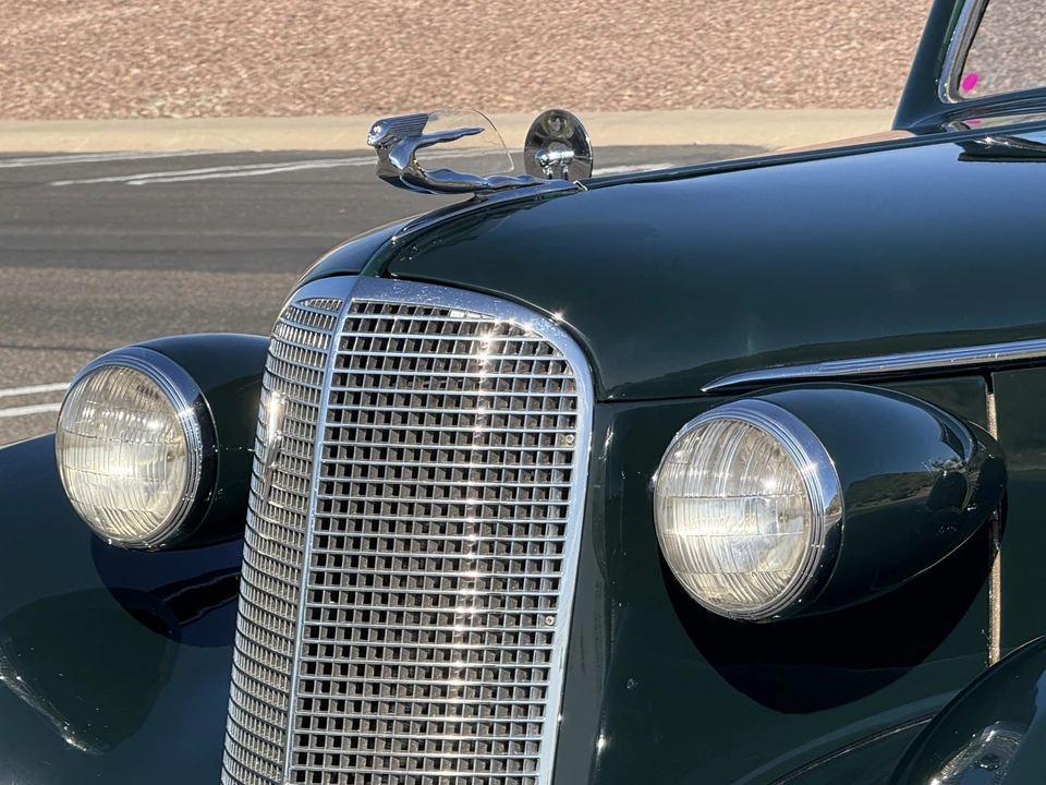 1937 Cadillac V-12 - Image 21 of 31