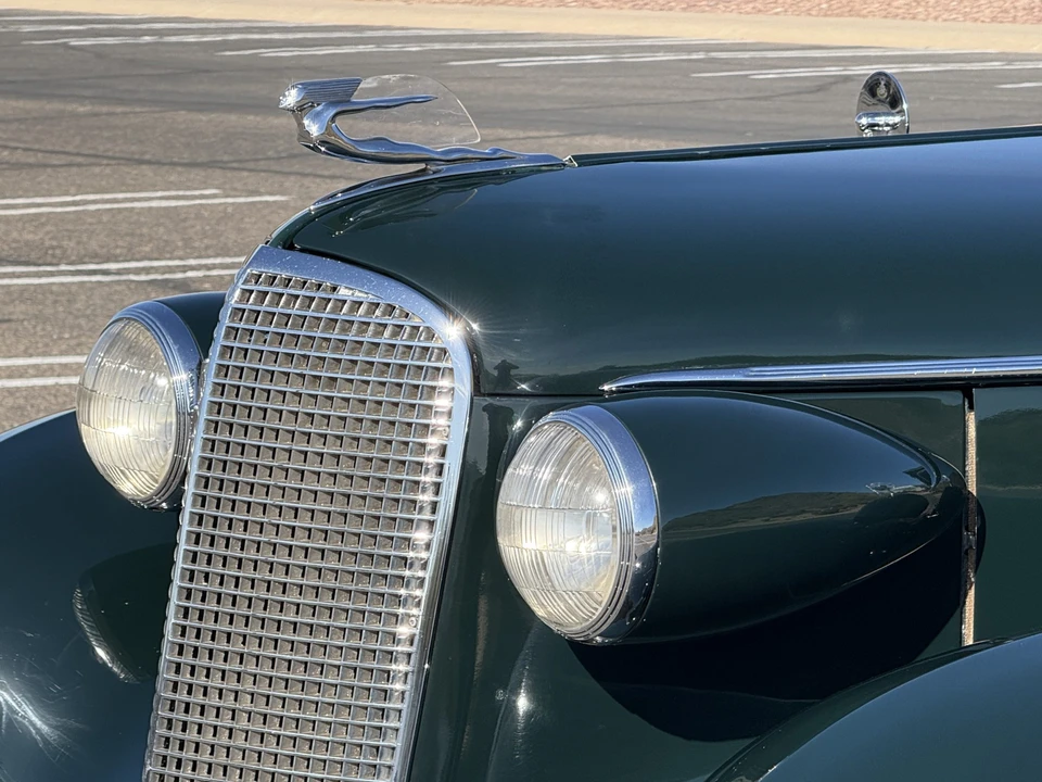 1937 Cadillac V-12 - Image 23 of 31