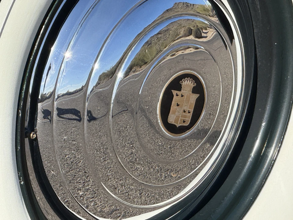 1937 Cadillac V-12 - Image 25 of 31