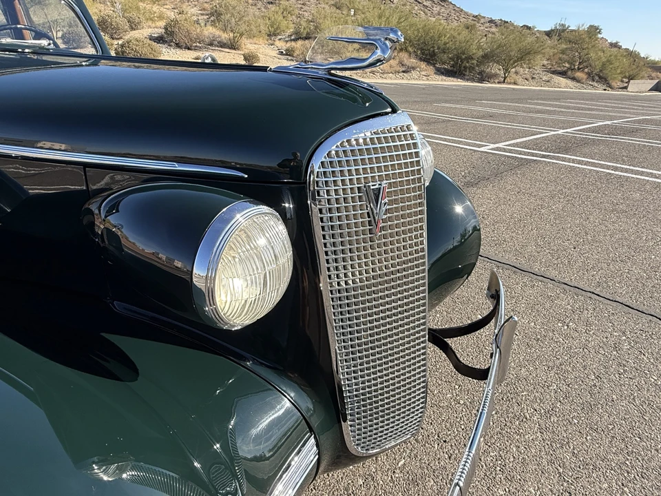1937 Cadillac V-12 - Image 17 of 31