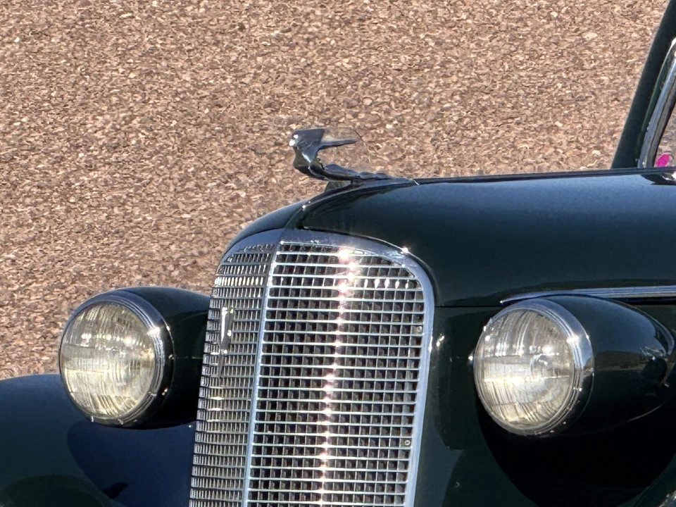 1937 Cadillac V-12 - Image 22 of 31
