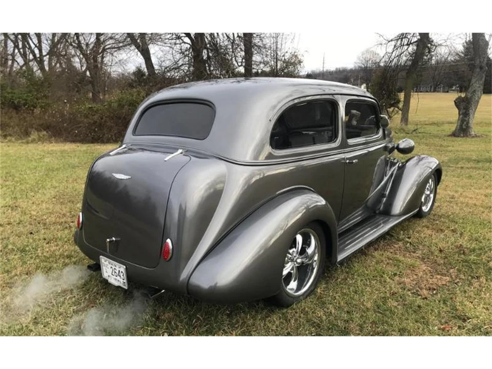 1937 Chevrolet Standard & Master & Master Deluxe & Special Deluxe - Image 4 of 28