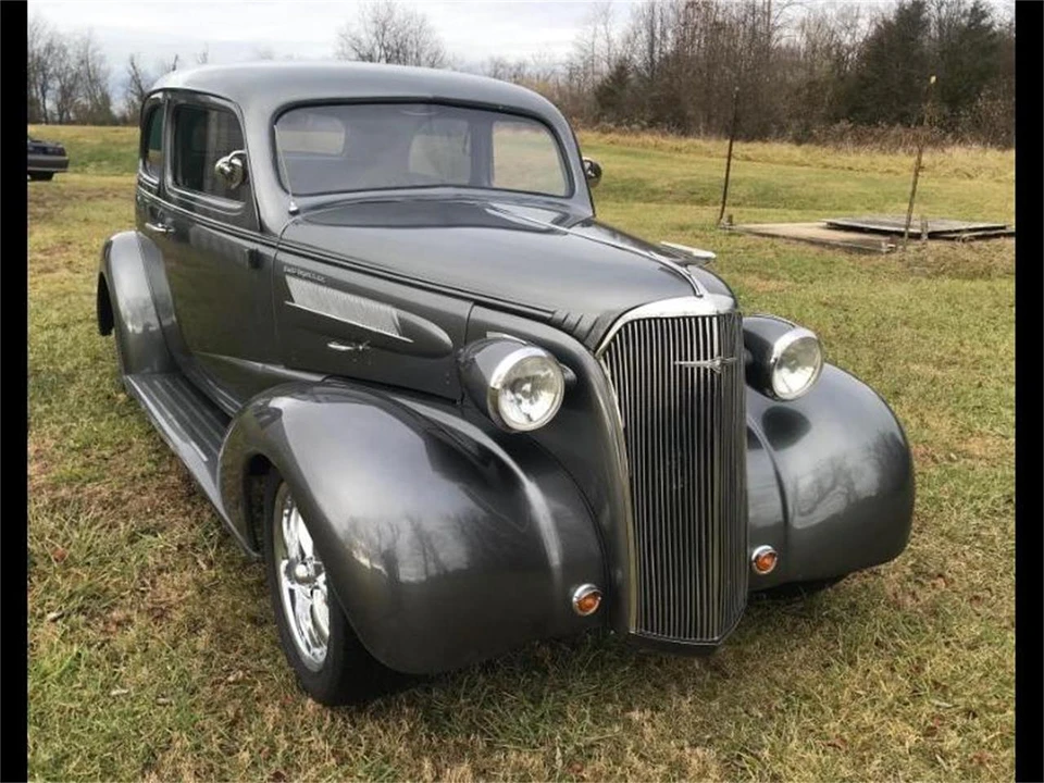 1937 Chevrolet Standard & Master & Master Deluxe & Special Deluxe - Image 2 of 28
