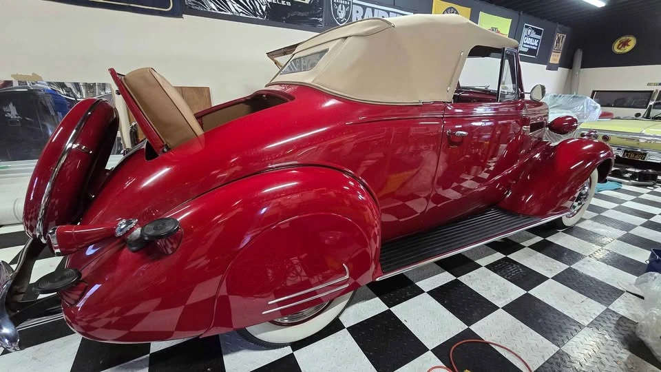 1942 Chevrolet SS - Image 4 of 20