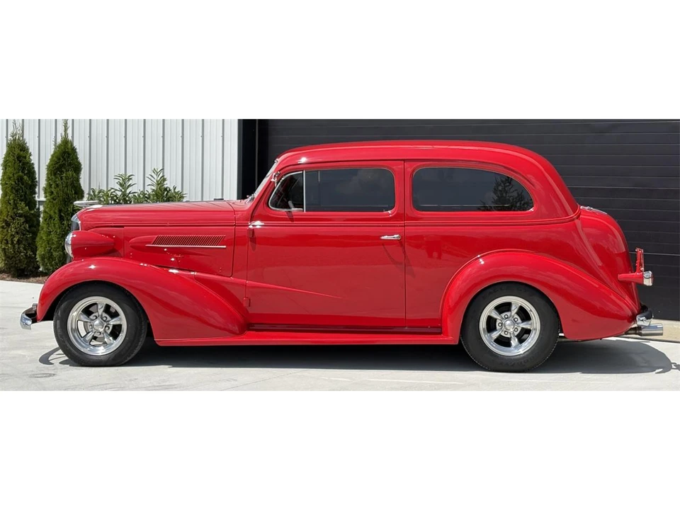 1937 Chevrolet Standard & Master & Master Deluxe & Special Deluxe - Image 2 of 31