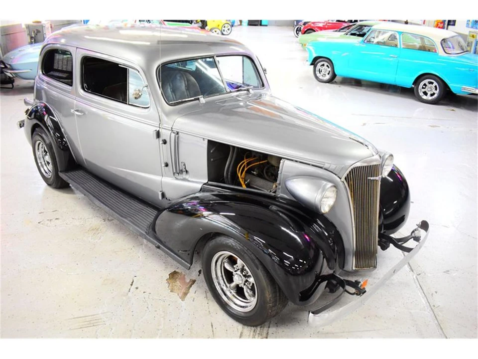 1937 Chevrolet Standard & Master & Master Deluxe & Special Deluxe - Image 2 of 31