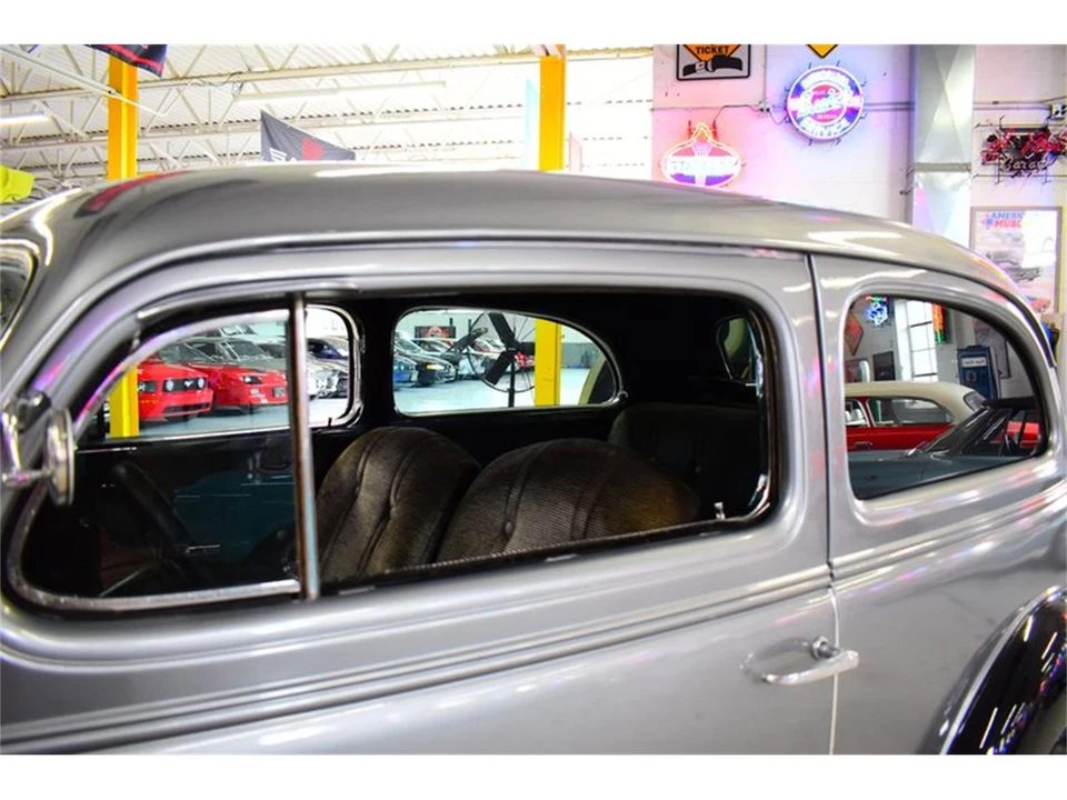 1937 Chevrolet Standard & Master & Master Deluxe & Special Deluxe - Image 30 of 31