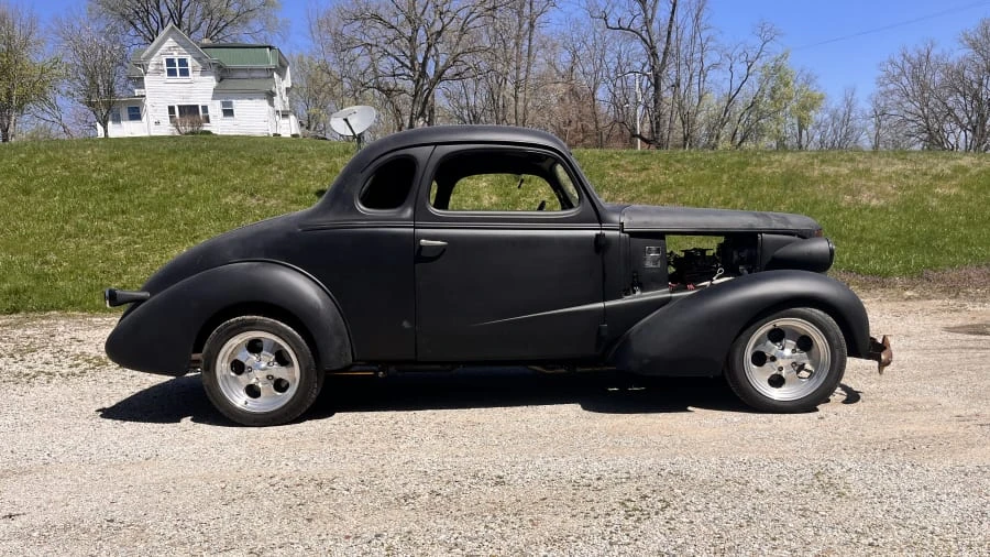 1937 Chevrolet Standard & Master & Master Deluxe & Special Deluxe - Image 2 of 19