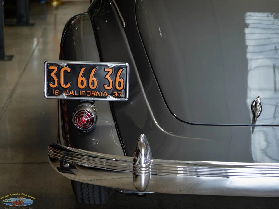 1937 Chrysler Airflow - Image 18 of 31