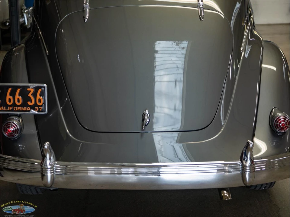 1937 Chrysler Airflow - Image 19 of 31