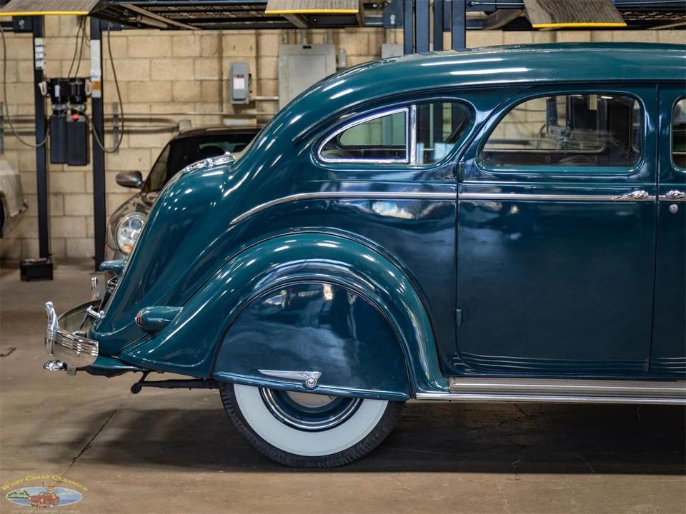1937 Chrysler Airflow - Image 5 of 31