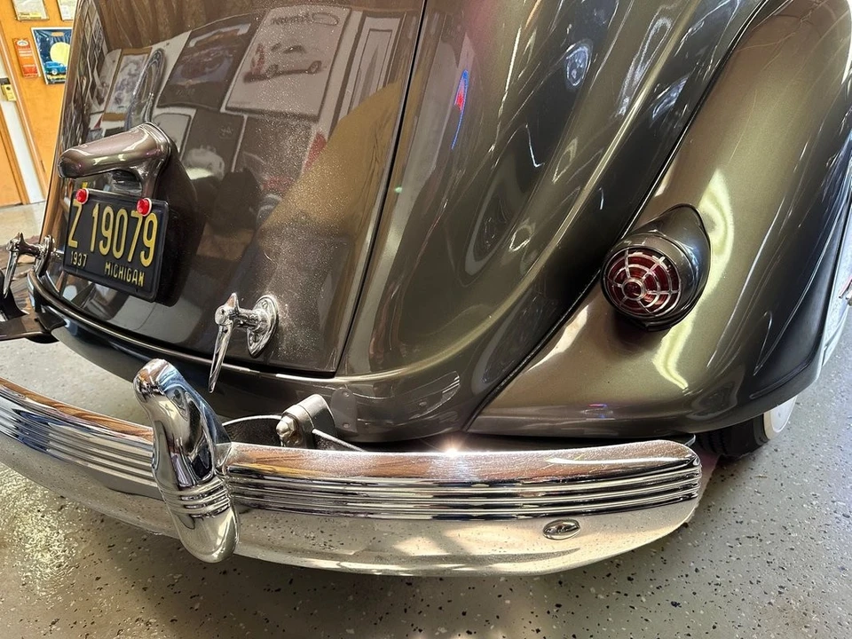 1937 Chrysler Airflow - Image 11 of 31