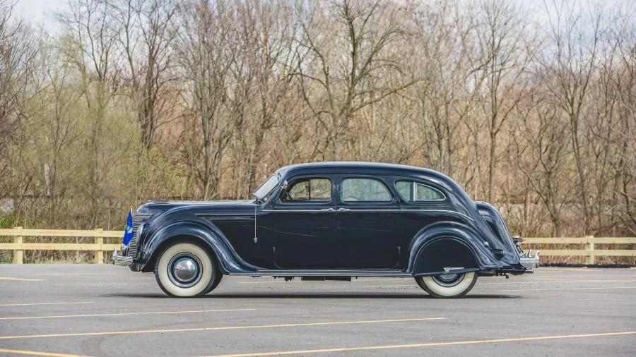 1937 Chrysler Airflow - Image 2 of 12