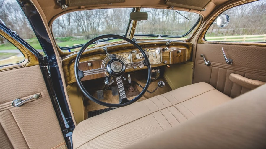 1937 Chrysler Airflow - Image 4 of 12