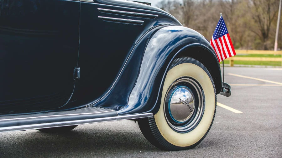 1937 Chrysler Airflow - Image 10 of 12