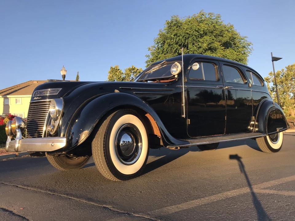 1937 Chrysler Airflow - Image 5 of 31