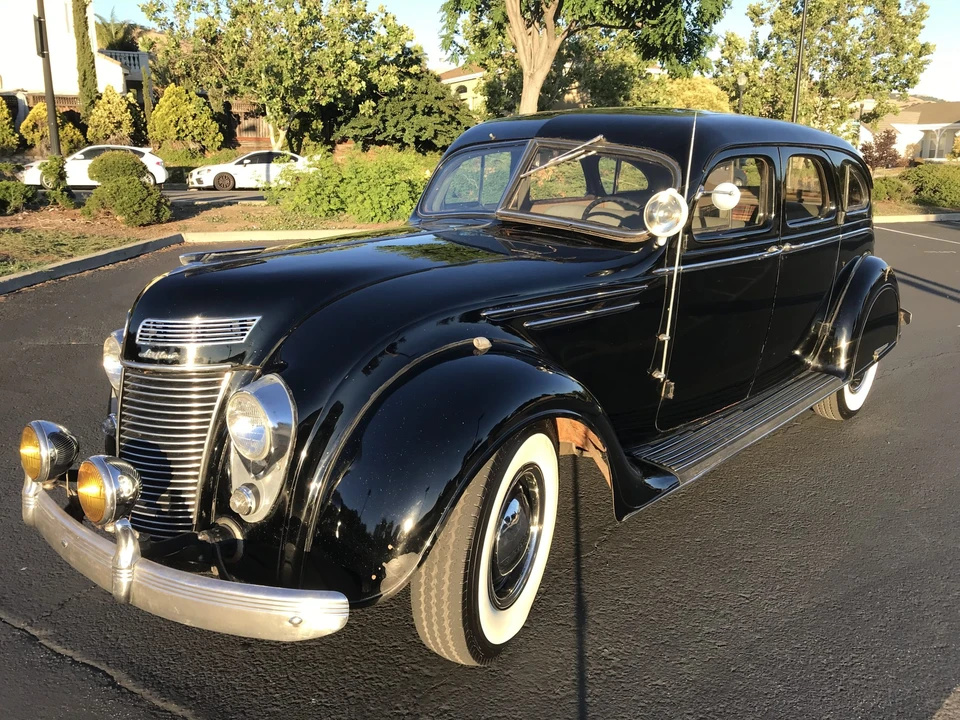 1937 Chrysler Airflow - Image 4 of 31