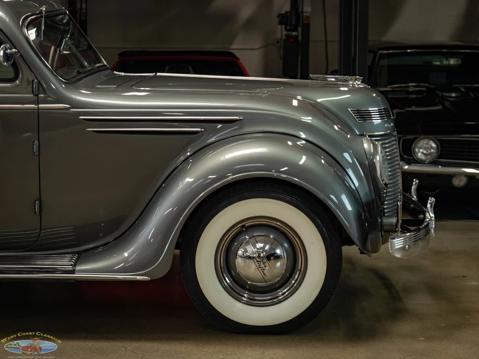 1937 Chrysler Airflow - Image 4 of 21