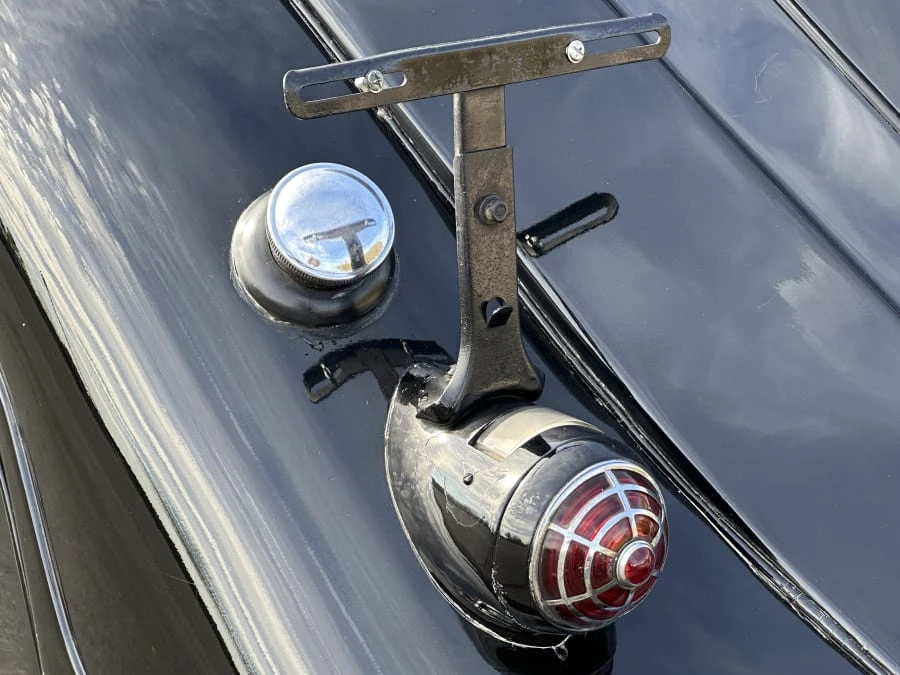 1937 Chrysler Airflow - Image 27 of 31