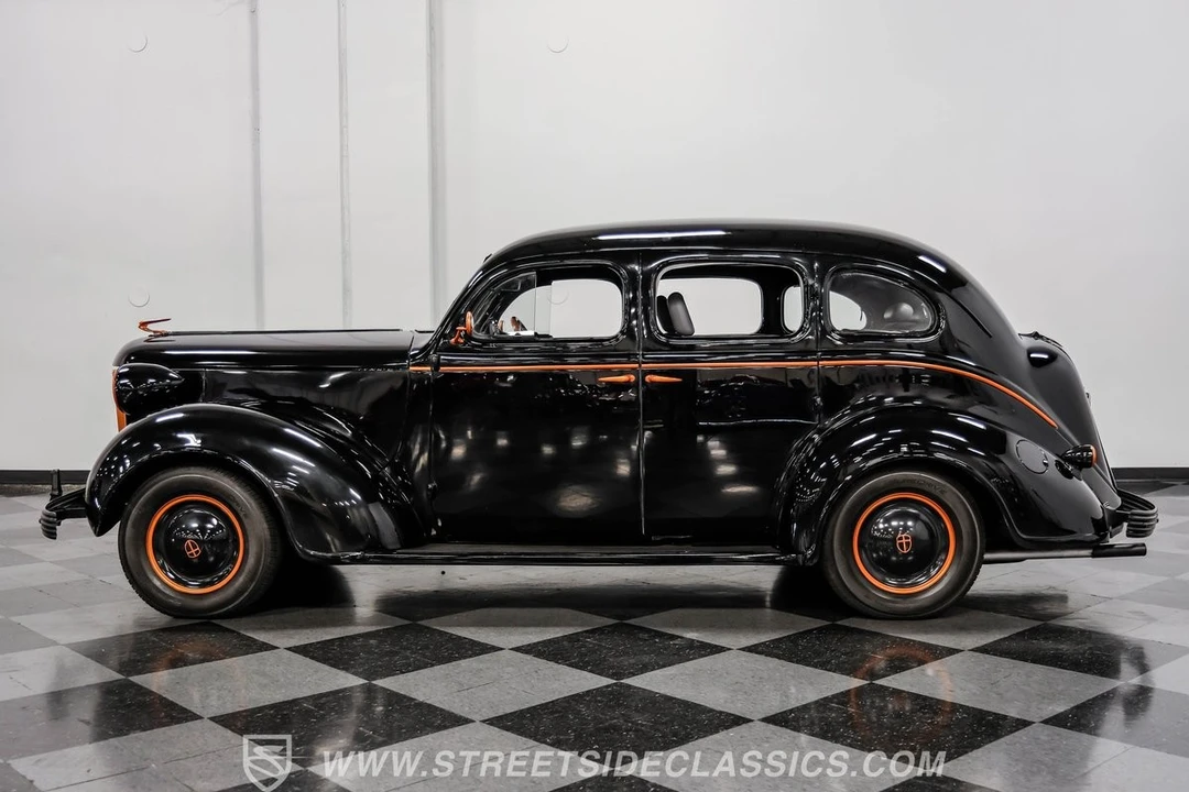 1937 Chrysler - Image 7 of 12