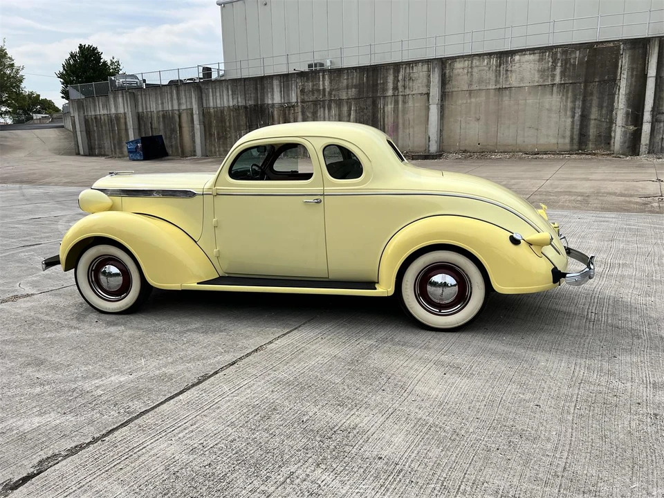 1937 Chrysler - Image 5 of 31