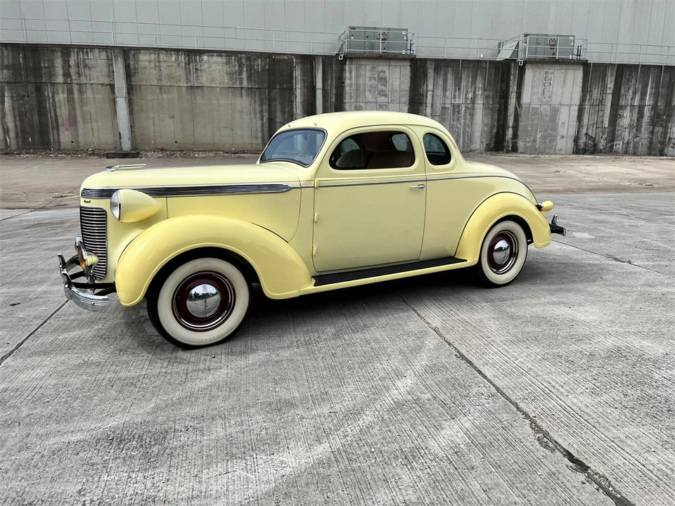 1937 Chrysler - Image 2 of 31