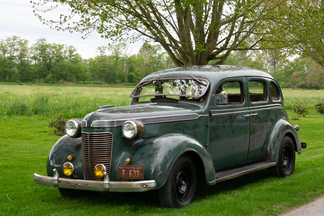 1937 Chrysler - Image 3 of 31