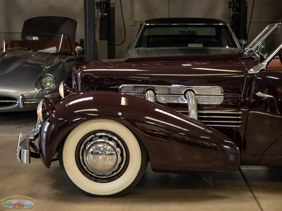 1937 Cord 810 & 812 - Image 5 of 31