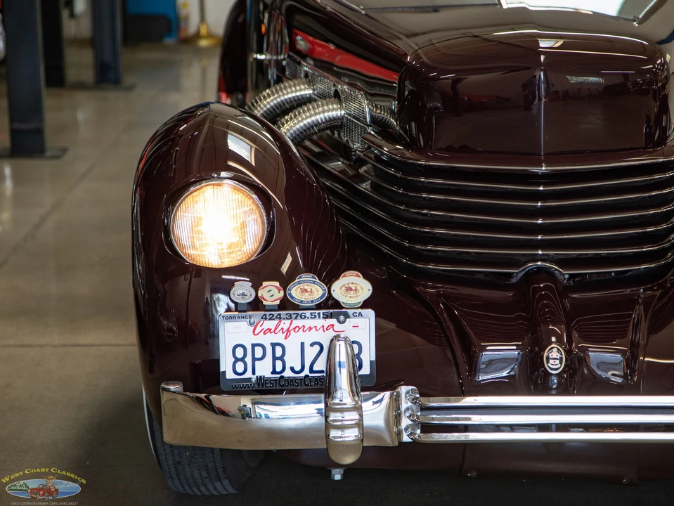 1937 Cord 810 & 812 - Image 15 of 31