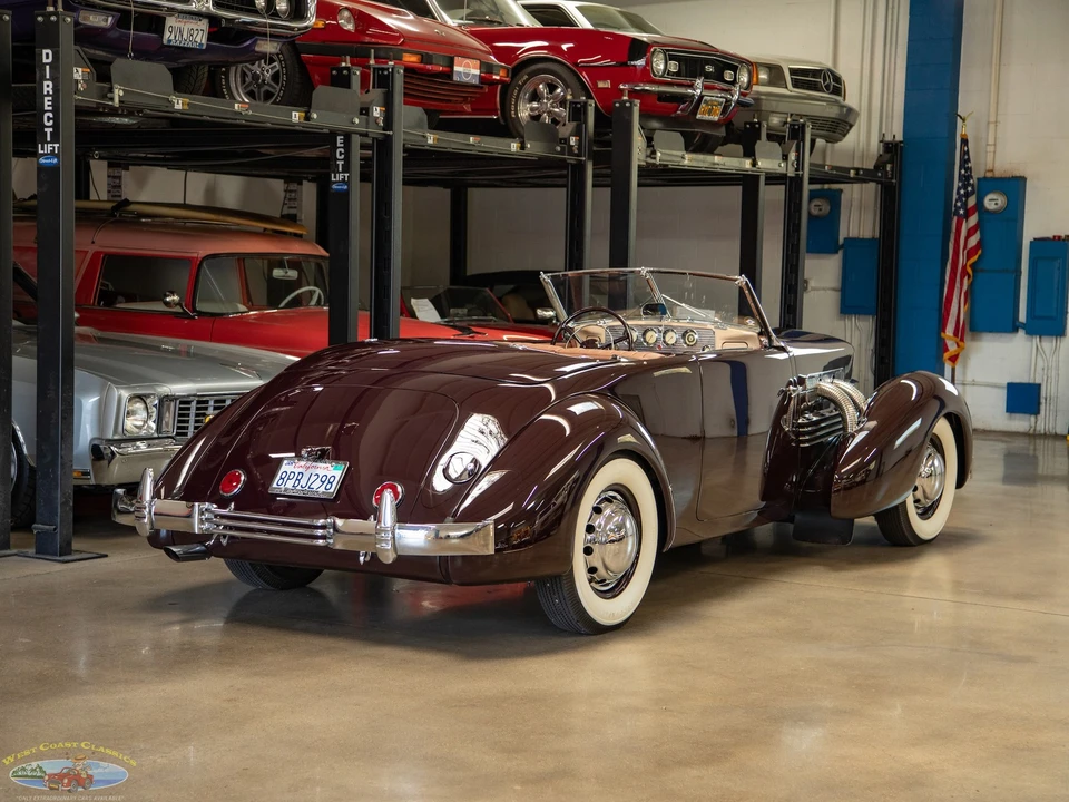 1937 Cord 810 & 812 - Image 25 of 31