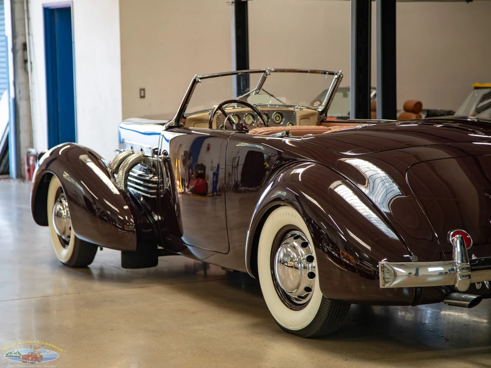1937 Cord 810 & 812 - Image 23 of 31