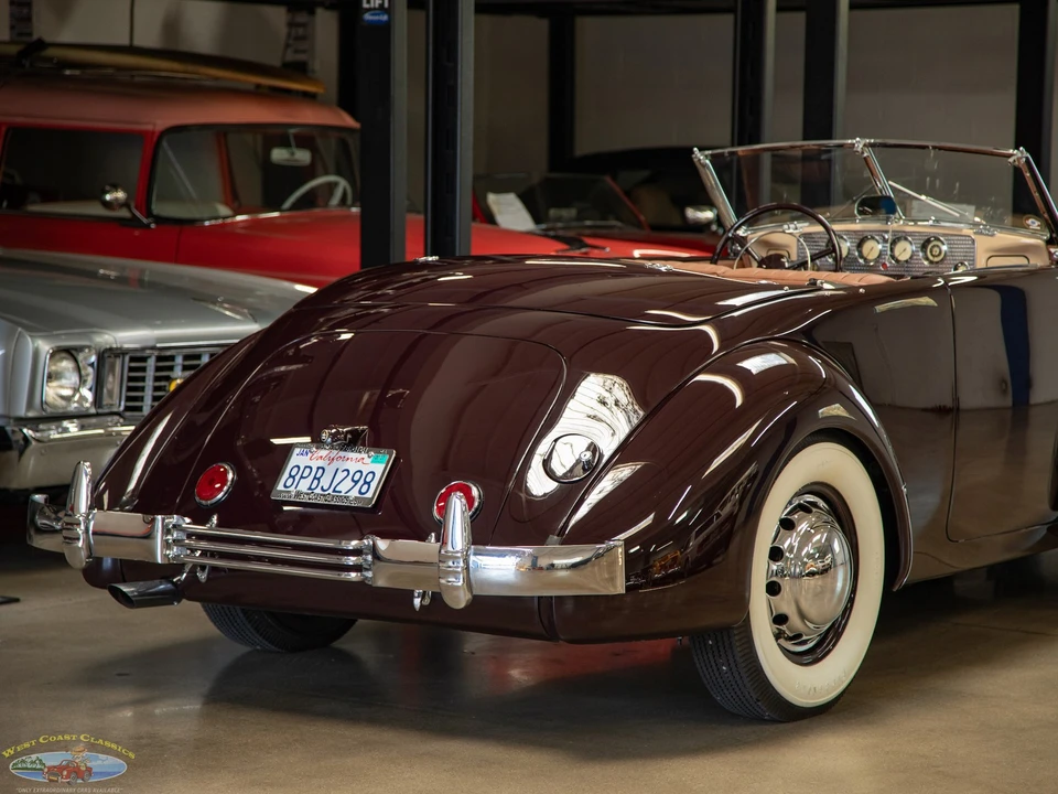 1937 Cord 810 & 812 - Image 26 of 31