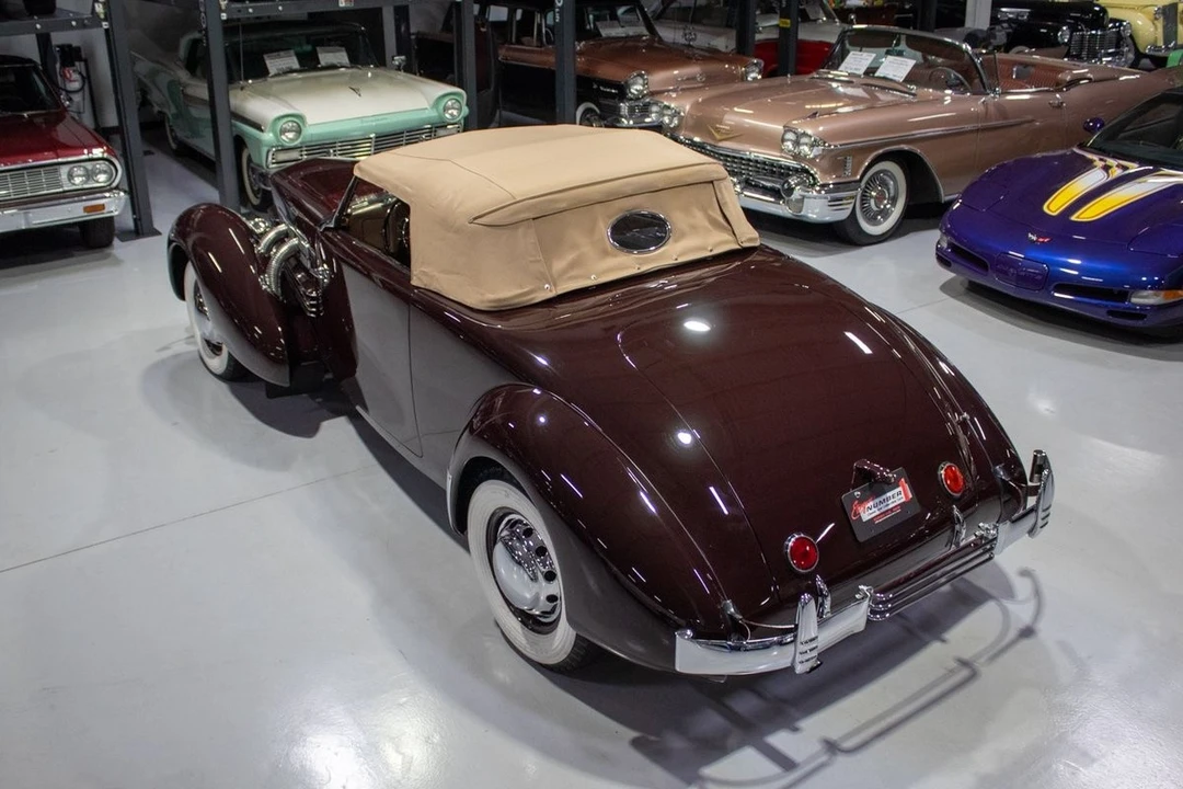 1937 Cord 810 & 812 - Image 19 of 31