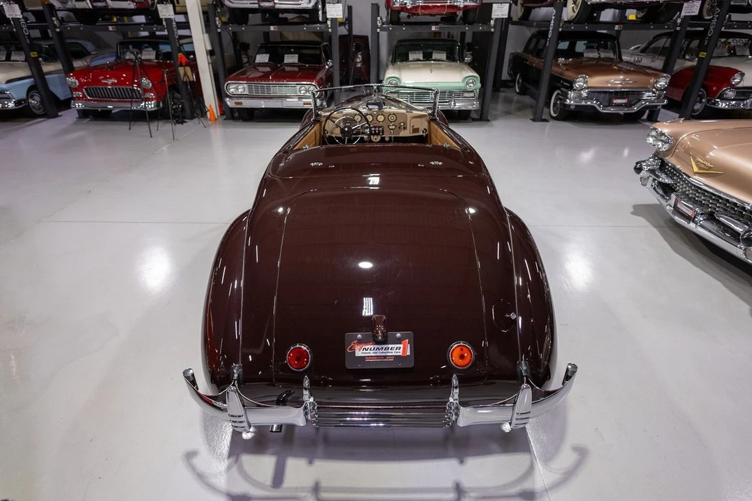 1937 Cord 810 & 812 - Image 10 of 31