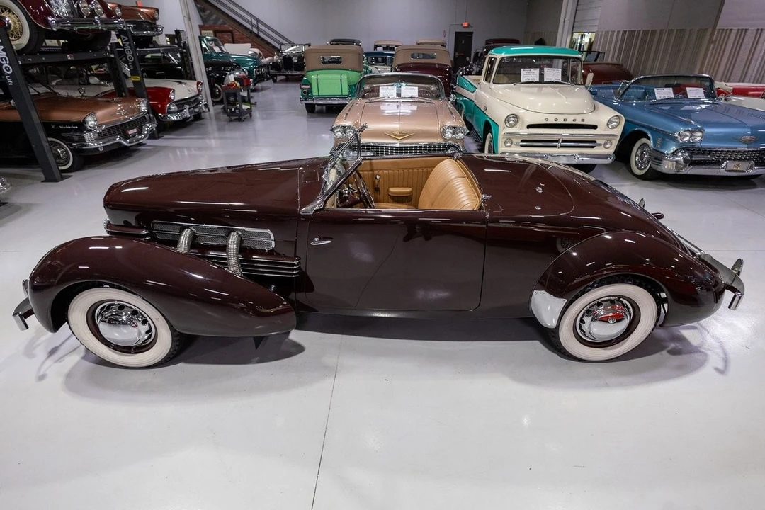 1937 Cord 810 & 812 - Image 12 of 31