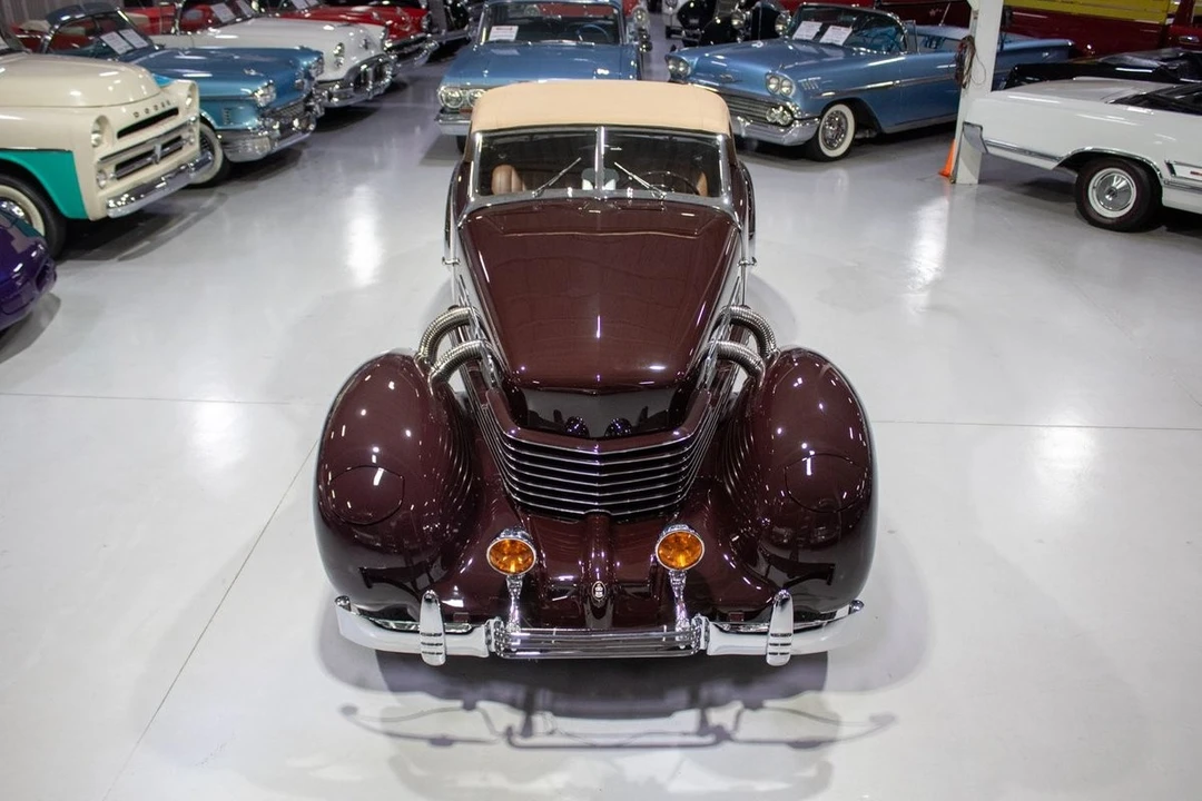 1937 Cord 810 & 812 - Image 14 of 21