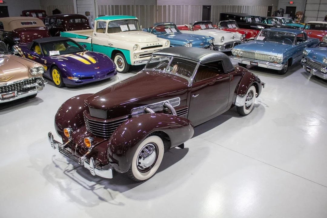 1937 Cord 810 & 812 - Image 21 of 21