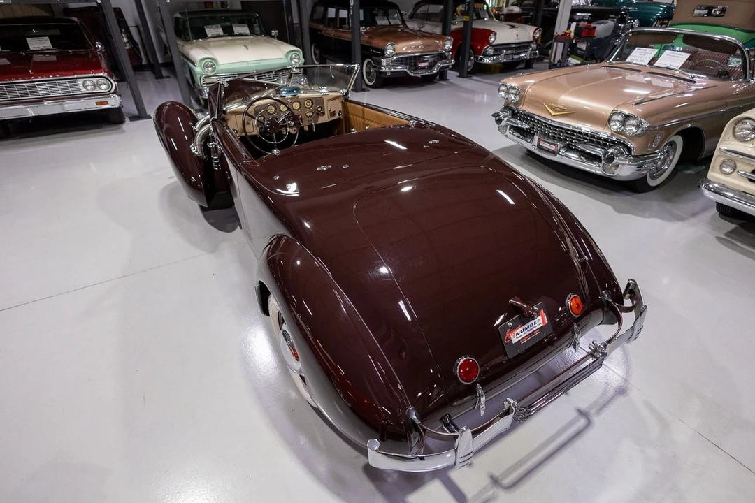 1937 Cord 810 & 812 - Image 11 of 31